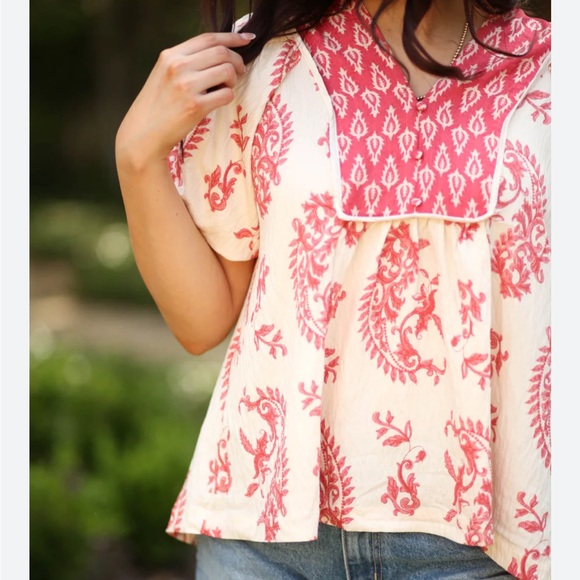 Umgee Tops - Umgee Red and Cream Paisley Mixed Print Top
